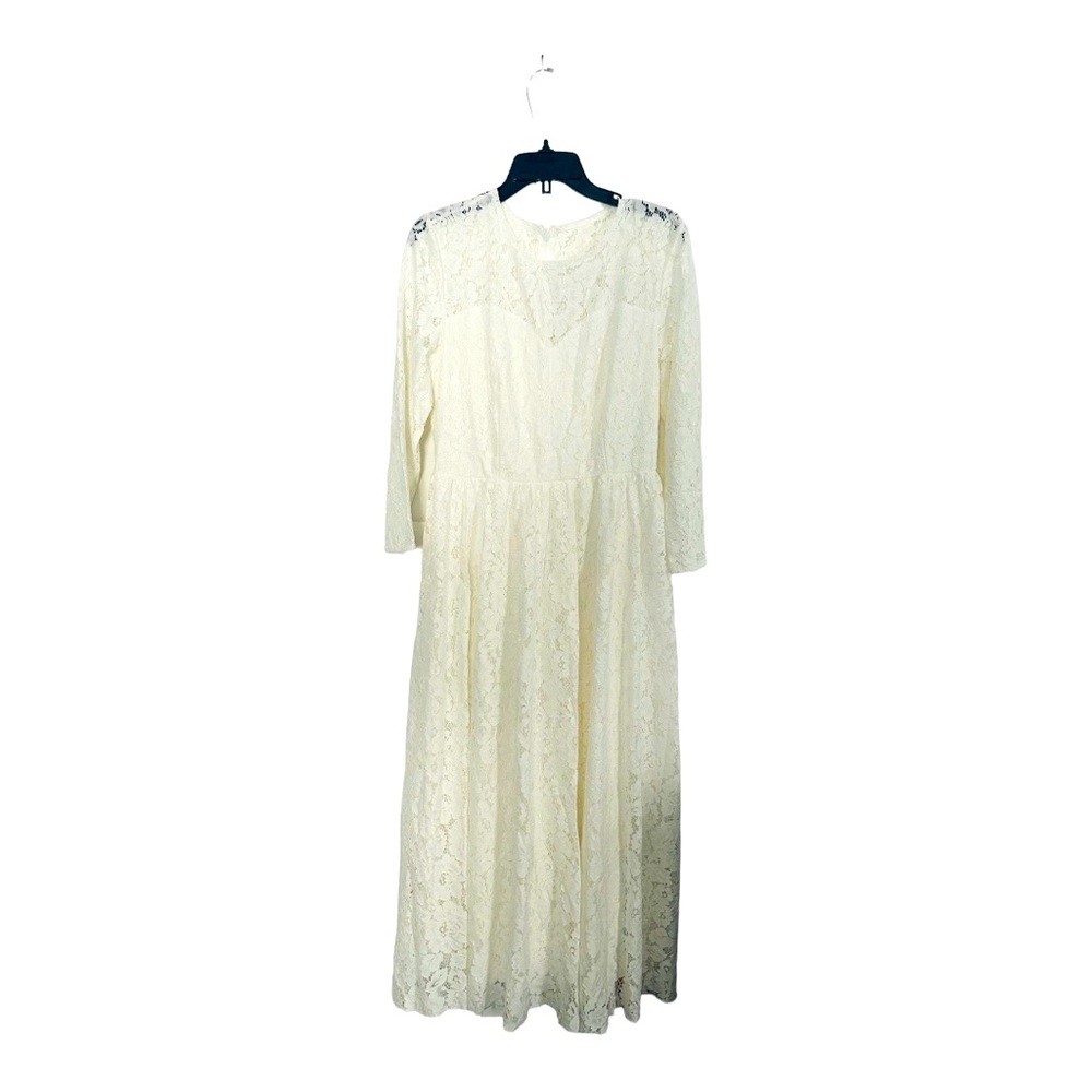 Women’s Ivory Lace Wedding Gown Size Large